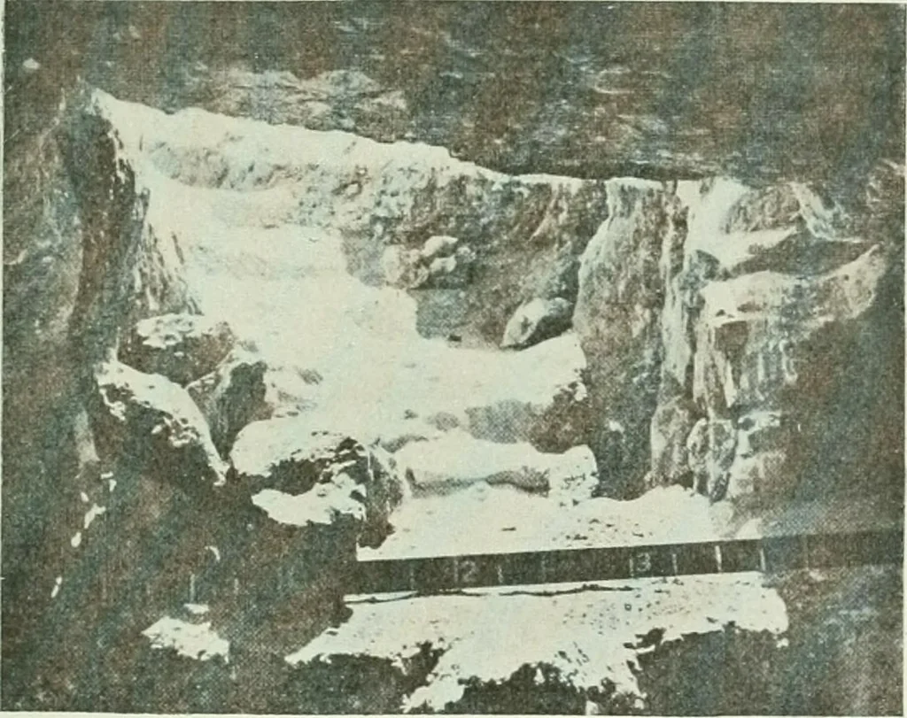 An illustration from Canaan d'après l'exploration récente, 1907, leaf 238