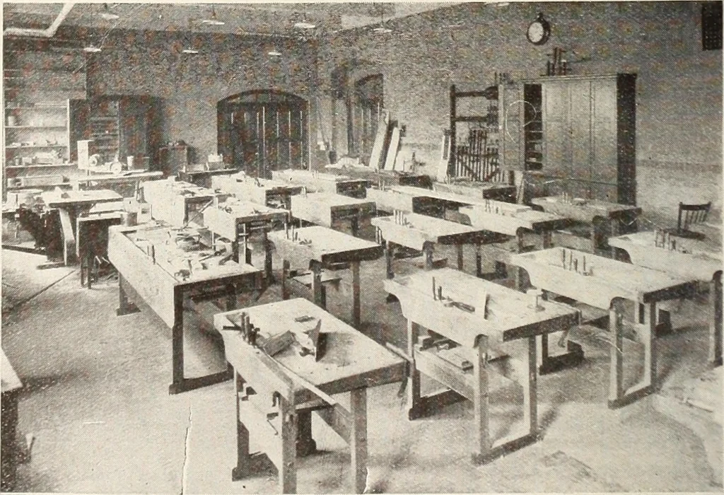 An illustration from Canadian wood products industries, 1916, leaf 185