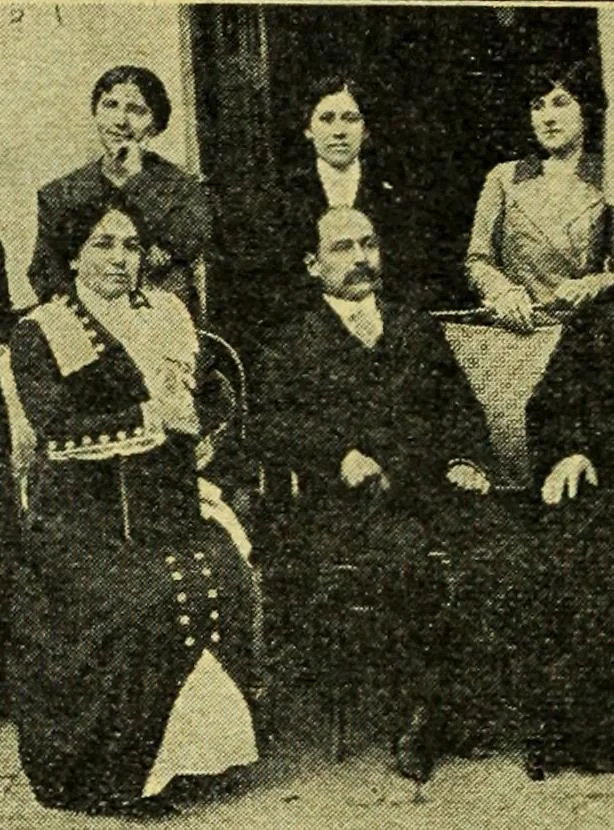 An illustration from Caras y caretas, 1898, leaf 429