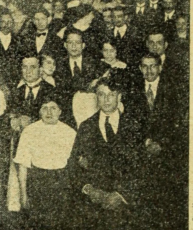 An illustration from Caras y caretas, 1898, leaf 483