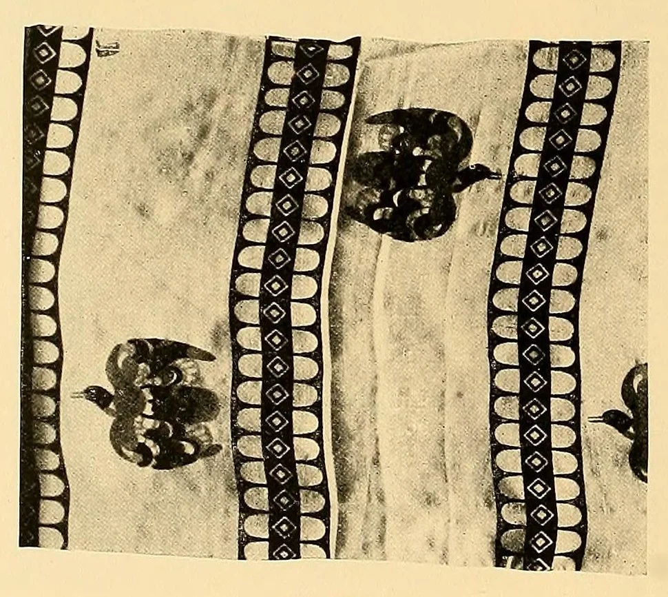 An illustration from Catalogue d'étoffes anciennes et modernes décrites, 1927, leaf 394