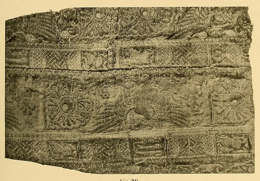 An illustration from Catalogue d'étoffes anciennes et modernes décrites, 1927, leaf 57