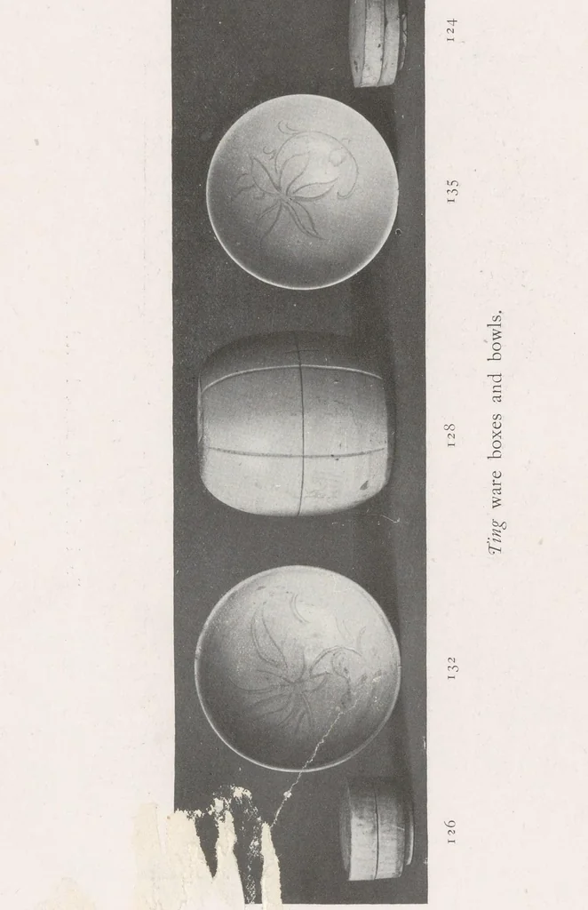 An illustration from Catalogue of the Le Blond collection of Corean pottery, 1918, leaf 102