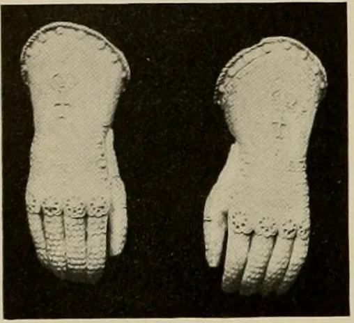 An illustration from Catalogue of plaster reproductions from antique, medieval and modern sculpture : subjects suitable for schools, libraries, and homes., 1911, leaf 155