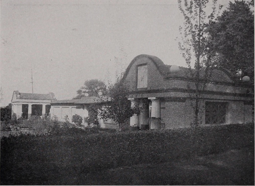 An illustration from Catalogue of the architectural exhibition, Boston Architectural Club and Boston Society of Architects: St. Botolph Club, 2 Newbury Street, from May 22nd to June 3rd, 1899, 1899, leaf 52