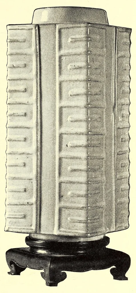 An illustration from Catalogue of Chinese Paintings, Tang and Sung Potteries, Rare Porcelains, Tapestries and other Works of Art : Collected by Thomas R. Abbott, a Permanent Resident of Peking brought to America by Frederick Moore, 1917, leaf 35