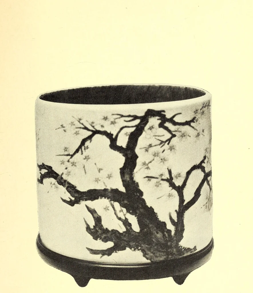 An illustration from Catalogue of the Chinese art collection of the Duke Tsia-Po (Manchu Dynasty) comprising Rare and Costly Ceramics, of the early periods, Jades, crystals, amethysts, embroideries, rugs, paintings on glass, also stone sculptures in figures, heads and animals of extreme interest to connoisseurs, museums and collectors, 1917, leaf 125