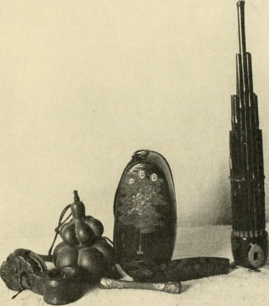 An illustration from Catalogue of the collection of antique Japanese art objects and curios formed by ... the late Dr. S.M. Burnett, of Washington, D.C. The entire collection to be sold at unrestricted public sale by order of the executors, beginning January 7th, 1907, 1907, leaf 68