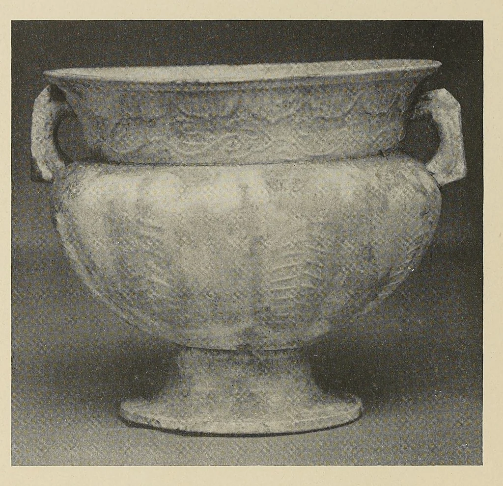 An illustration from Catalogue of an exhibition of early Chinese pottery and sculpture, 1916, leaf 178