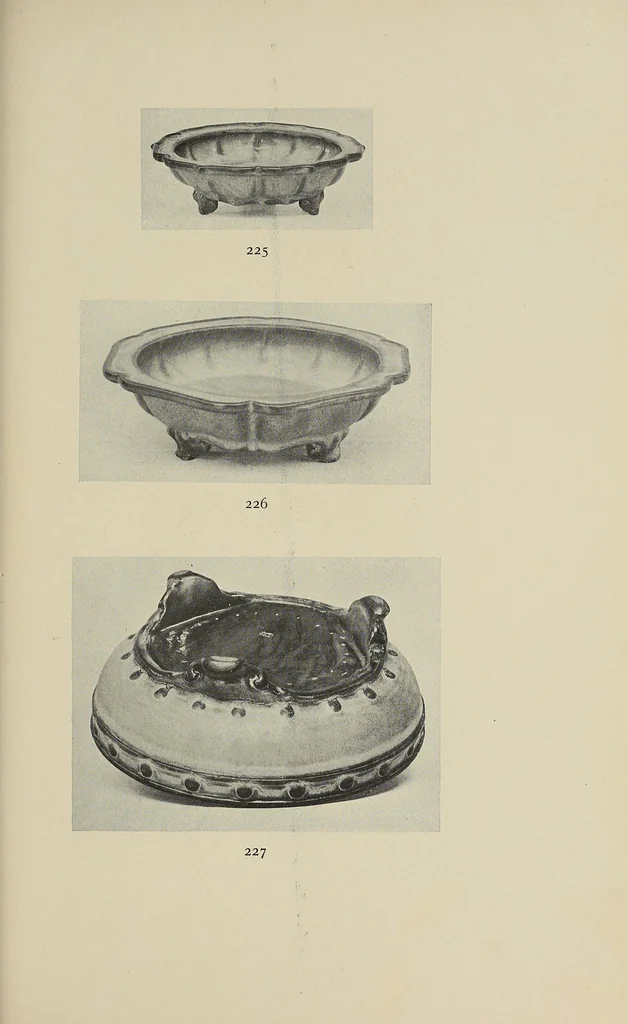 An illustration from Catalogue of an exhibition of early Chinese pottery and sculpture, 1916, leaf 269
