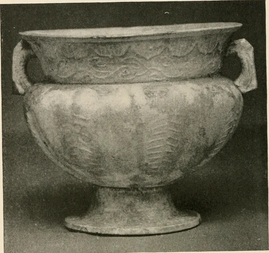 An illustration from Catalogue of an exhibition of early Chinese pottery and sculpture, 1916, leaf 181