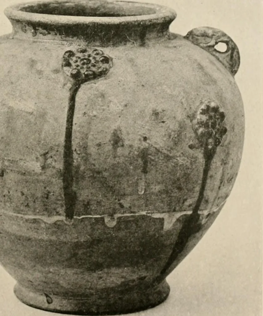 An illustration from Catalogue of an exhibition of early Chinese pottery and sculpture, 1916, leaf 184