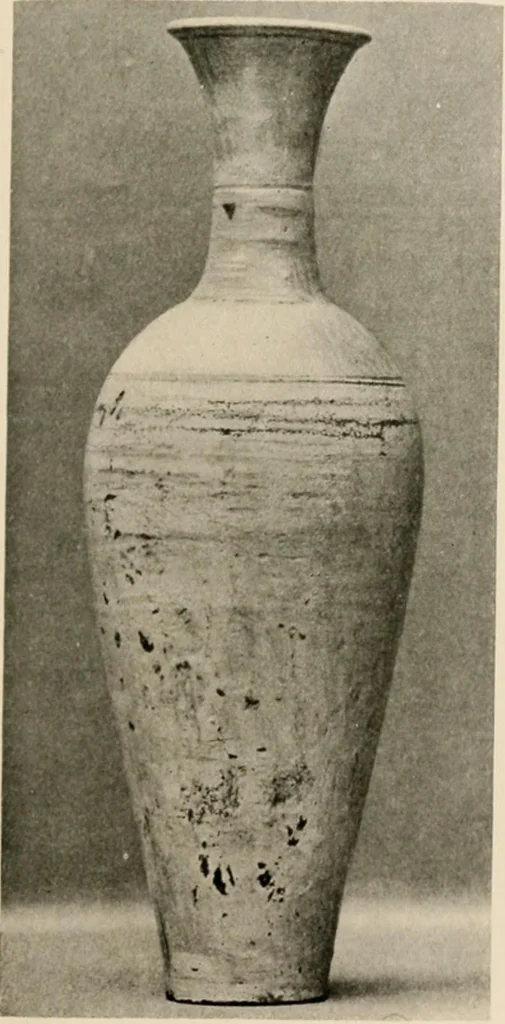 An illustration from Catalogue of an exhibition of early Chinese pottery and sculpture, 1916, leaf 192