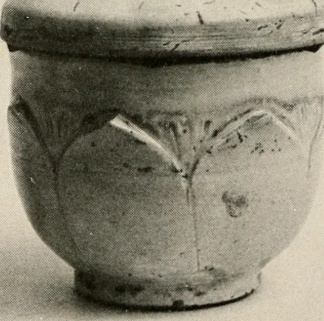 An illustration from Catalogue of an exhibition of early Chinese pottery and sculpture, 1916, leaf 213
