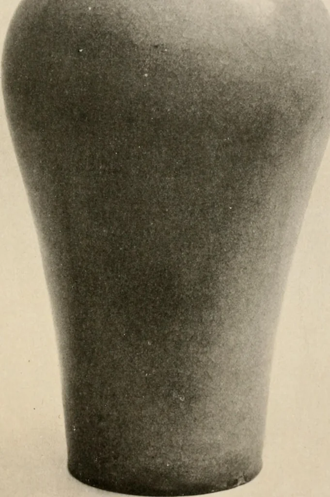 An illustration from Catalogue of an exhibition of early Chinese pottery and sculpture, 1916, leaf 252