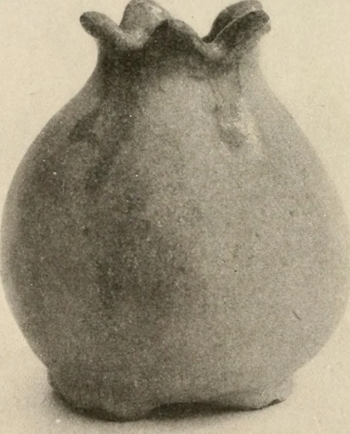 An illustration from Catalogue of an exhibition of early Chinese pottery and sculpture, 1916, leaf 255