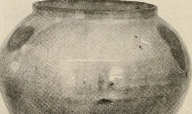 An illustration from Catalogue of an exhibition of early Chinese pottery and sculpture, 1916, leaf 257