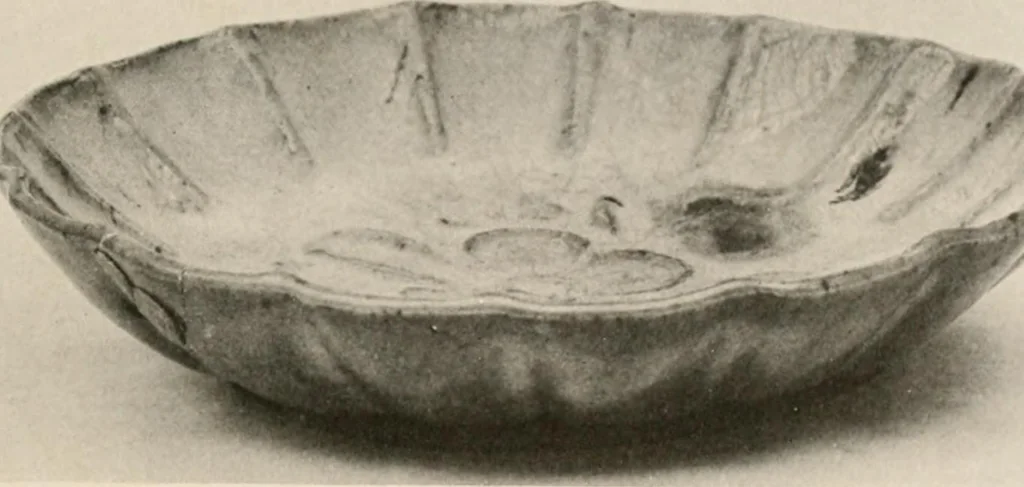 An illustration from Catalogue of an exhibition of early Chinese pottery and sculpture, 1916, leaf 258