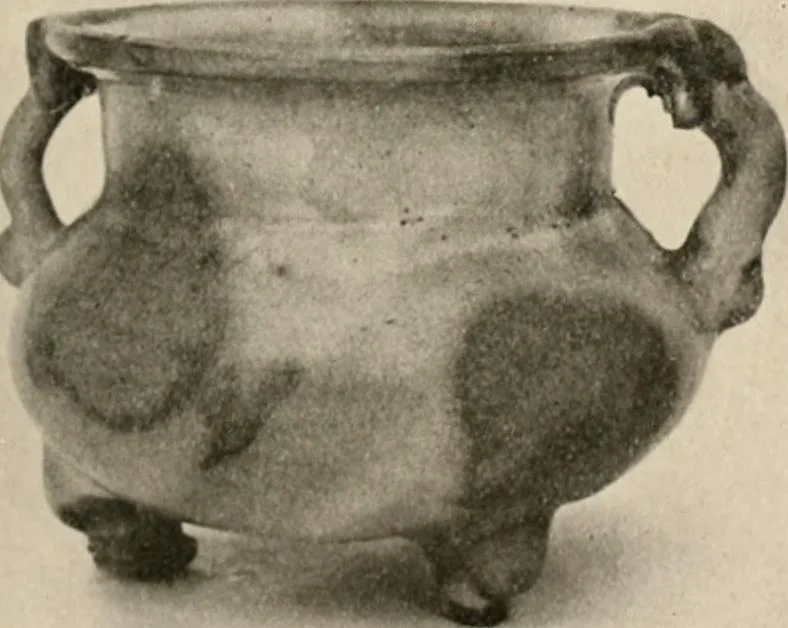 An illustration from Catalogue of an exhibition of early Chinese pottery and sculpture, 1916, leaf 260