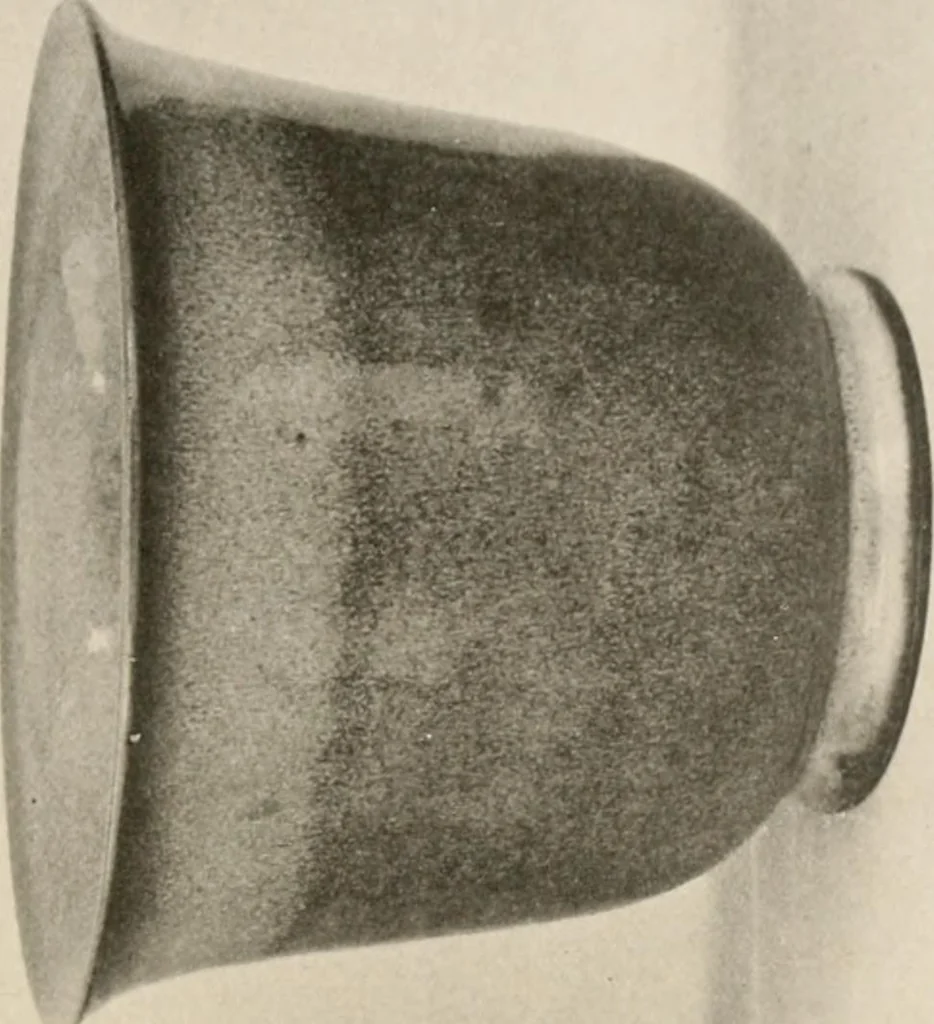 An illustration from Catalogue of an exhibition of early Chinese pottery and sculpture, 1916, leaf 268