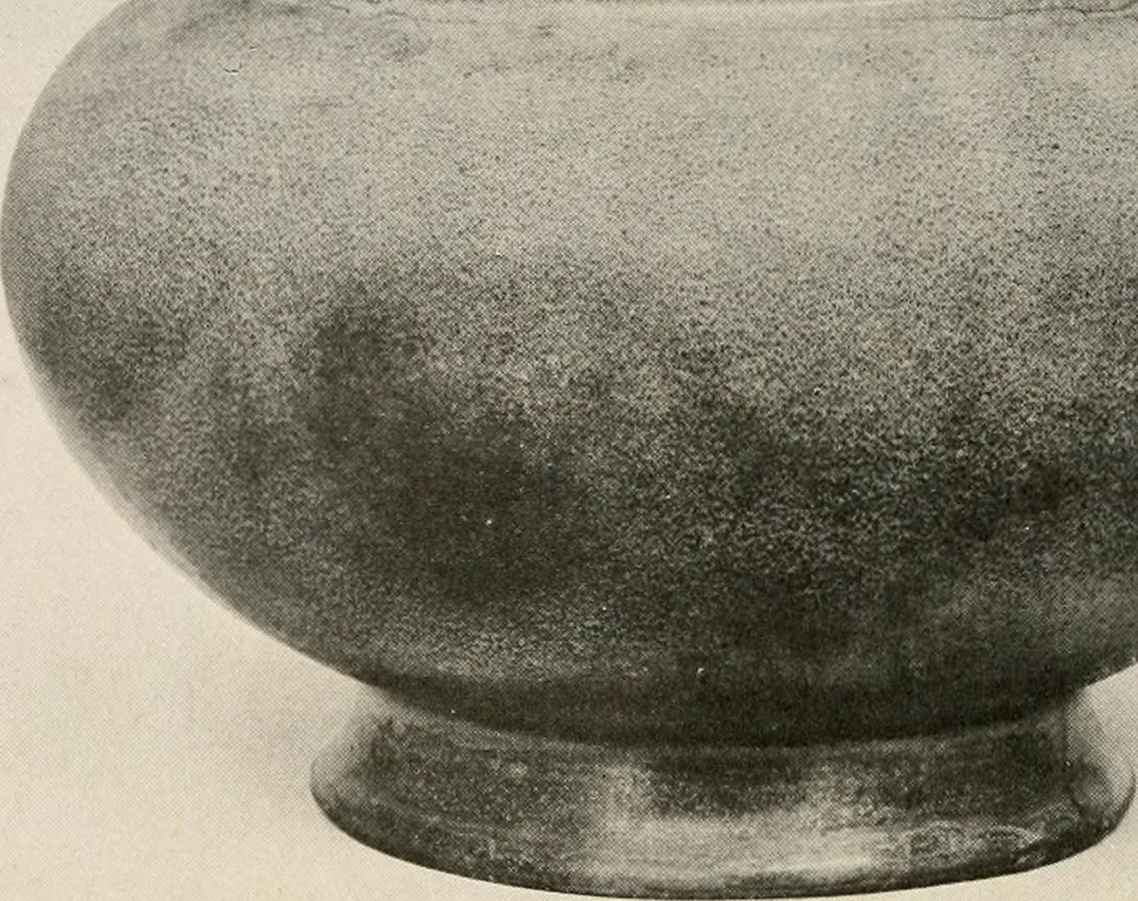 An illustration from Catalogue of an exhibition of early Chinese pottery and sculpture, 1916, leaf 269