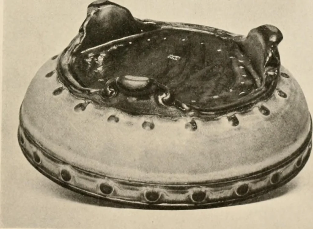 An illustration from Catalogue of an exhibition of early Chinese pottery and sculpture, 1916, leaf 272