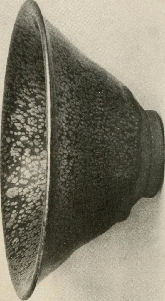 An illustration from Catalogue of an exhibition of early Chinese pottery and sculpture, 1916, leaf 275