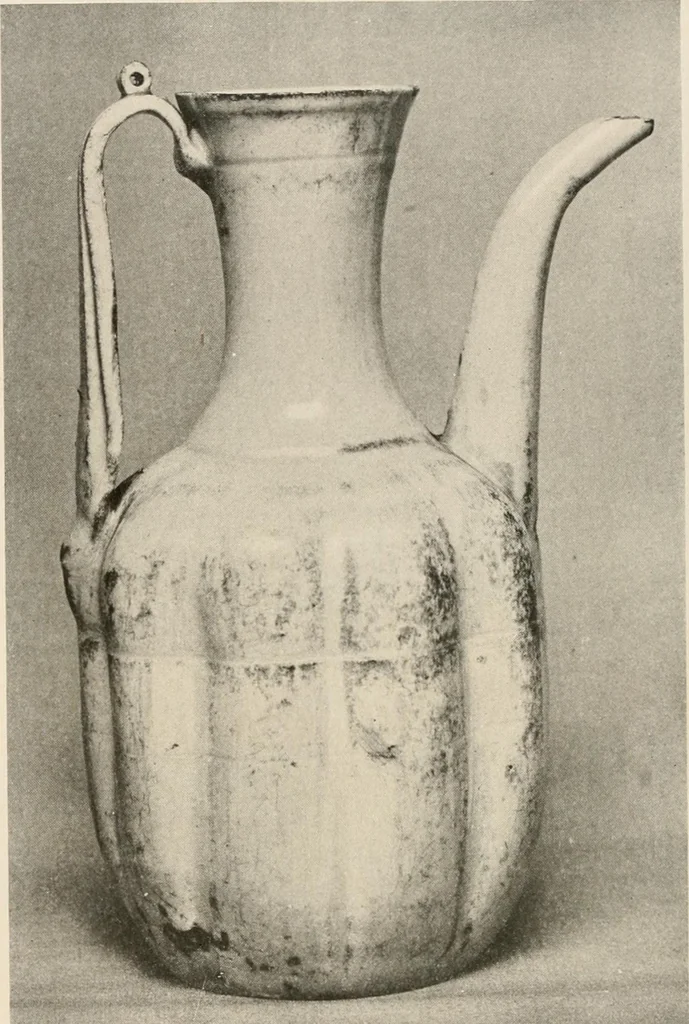 An illustration from Catalogue of an exhibition of early Chinese pottery and sculpture, 1916, leaf 293