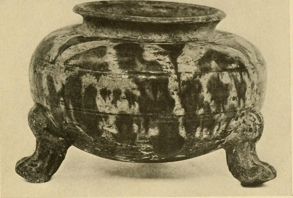 An illustration from Catalogue of an exhibition of early Chinese pottery and sculpture, 1916, leaf 182