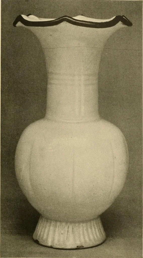 An illustration from Catalogue of an exhibition of early Chinese pottery and sculpture, 1916, leaf 192