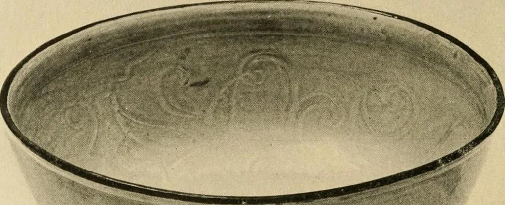 An illustration from Catalogue of an exhibition of early Chinese pottery and sculpture, 1916, leaf 215