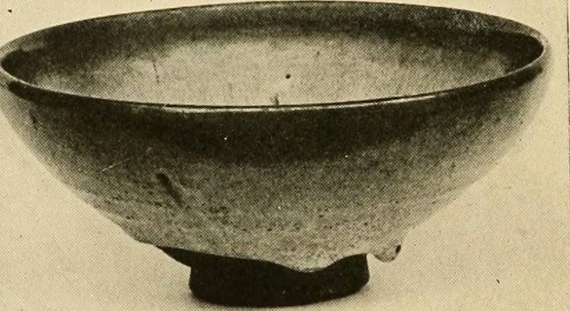 An illustration from Catalogue of an exhibition of early Chinese pottery and sculpture, 1916, leaf 255