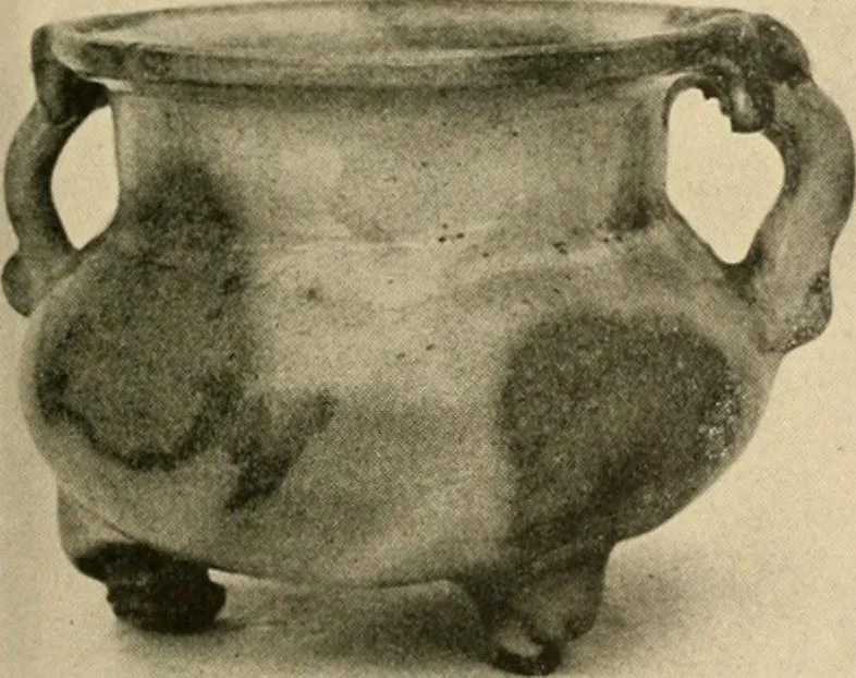 An illustration from Catalogue of an exhibition of early Chinese pottery and sculpture, 1916, leaf 258