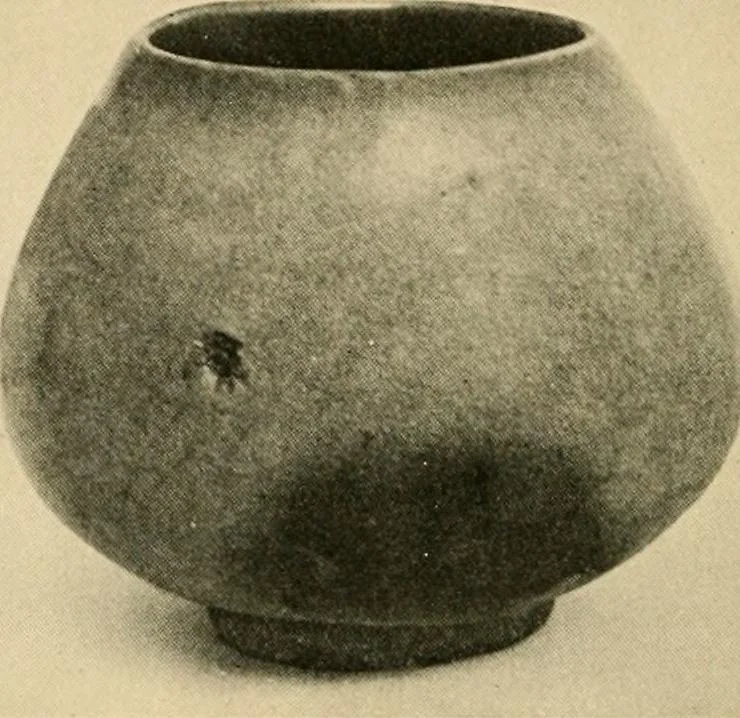 An illustration from Catalogue of an exhibition of early Chinese pottery and sculpture, 1916, leaf 261