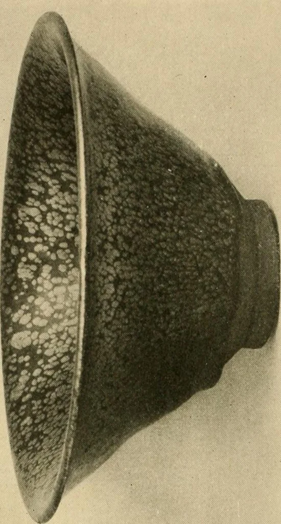 An illustration from Catalogue of an exhibition of early Chinese pottery and sculpture, 1916, leaf 273