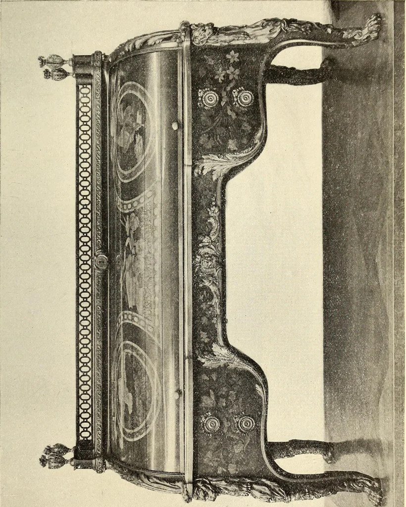 An illustration from Catalogue of the furniture, marbles, bronzes, clocks, candelabra, majolica, porcelain, glass, jewelery, goldsmith's and silversmith's work, ivories, medals, illuminations, miniatures, and objects of art generally, in the Wallace collection, 1910, leaf 316