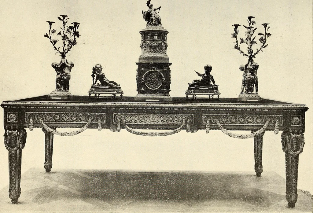 An illustration from Catalogue of the furniture, marbles, bronzes, clocks, candelabra, majolica, porcelain, glass, jewelery, goldsmith's and silversmith's work, ivories, medals, illuminations, miniatures, and objects of art generally, in the Wallace collection, 1910, leaf 318