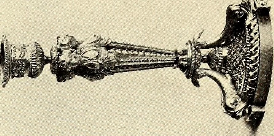 An illustration from Catalogue of the furniture, marbles, bronzes, clocks, candelabra, majolica, porcelain, glass, jewelery, goldsmith's and silversmith's work, ivories, medals, illuminations, miniatures, and objects of art generally, in the Wallace collection, 1910, leaf 368
