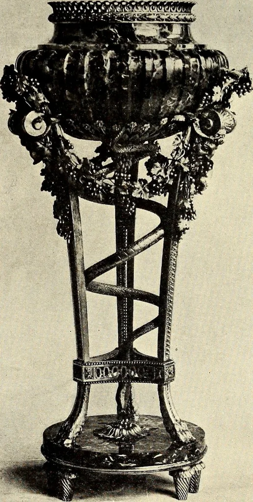 An illustration from Catalogue of the furniture, marbles, bronzes, clocks, candelabra, majolica, porcelain, glass, jewelery, goldsmith's and silversmith's work, ivories, medals, illuminations, miniatures, and objects of art generally, in the Wallace collection, 1910, leaf 368