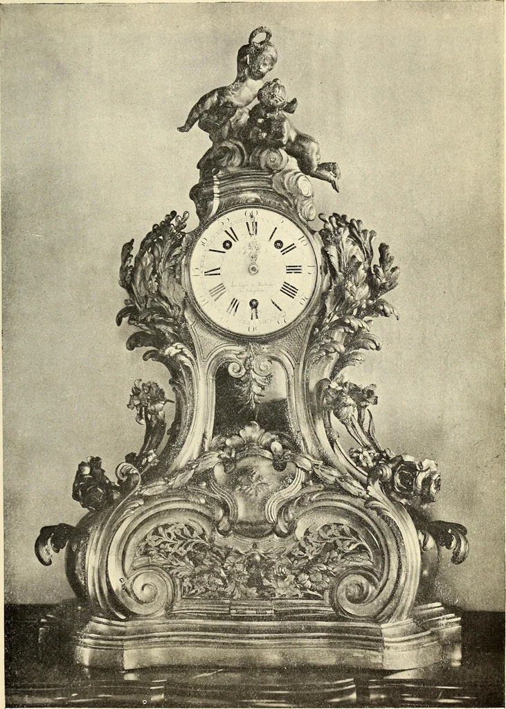 An illustration from Catalogue of the furniture, marbles, bronzes, clocks, candelabra, majolica, porcelain, glass, jewelery, goldsmith's and silversmith's work, ivories, medals, illuminations, miniatures, and objects of art generally, in the Wallace collection, 1910, leaf 392