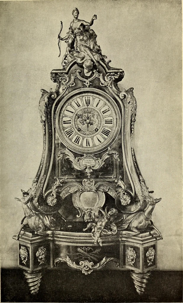 An illustration from Catalogue of the furniture, marbles, bronzes, clocks, candelabra, majolica, porcelain, glass, jewelery, goldsmith's and silversmith's work, ivories, medals, illuminations, miniatures, and objects of art generally, in the Wallace collection, 1910, leaf 54