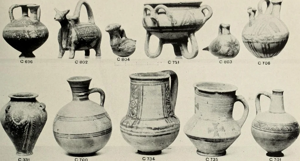 An illustration from Catalogue of the Greek and Etruscan vases in the British Museum, 1893, leaf 320