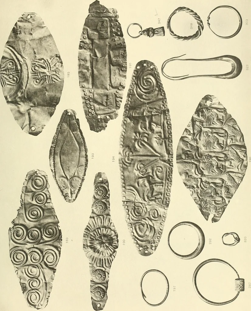 An illustration from Catalogue of the jewellery, Greek, Etruscan, and Roman, in the departments of antiquities, British Museum, 1911, leaf 472