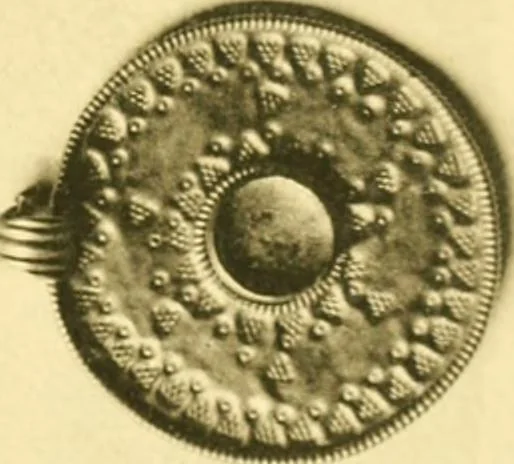 An illustration from Catalogue of the mediaeval ivories, enamels, jewellery, gems and miscellaneous objects bequeathed to the museum by Frank McClean, 1912, leaf 144