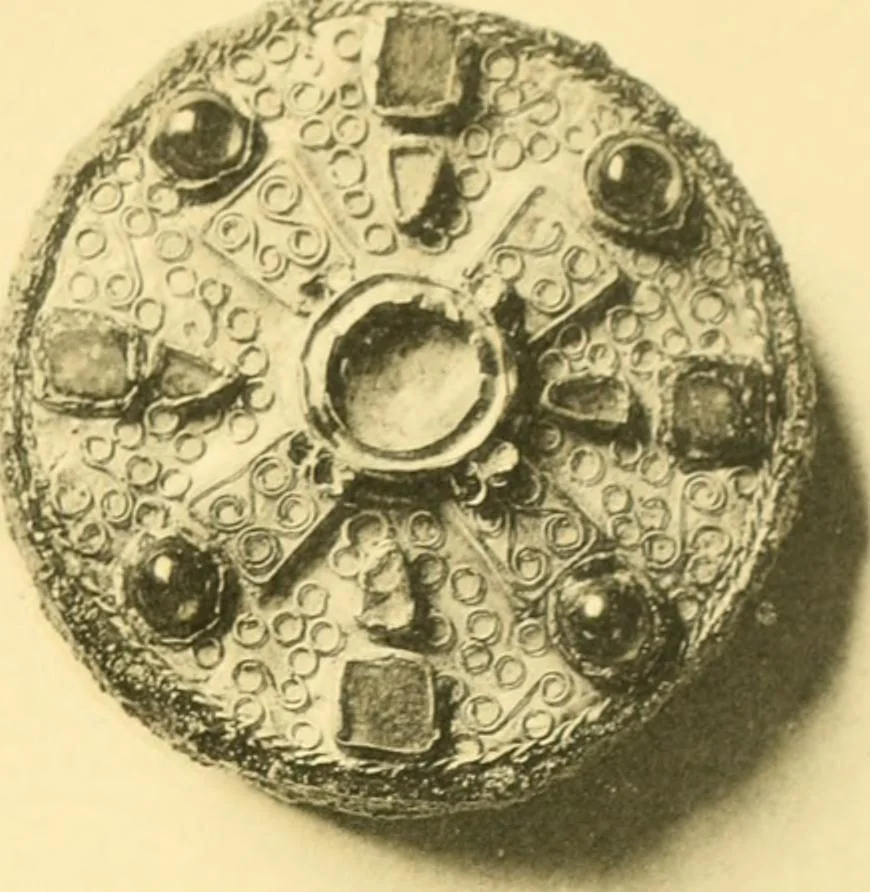 An illustration from Catalogue of the mediaeval ivories, enamels, jewellery, gems and miscellaneous objects bequeathed to the museum by Frank McClean, 1912, leaf 148