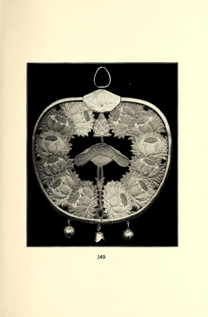 An illustration from Catalogue of rare objects in wood, pewter and brass illustrating the art of old japan to be sold at unrestricted public sale by order of Mr. Bunkio Matsuki, 1903, leaf 91