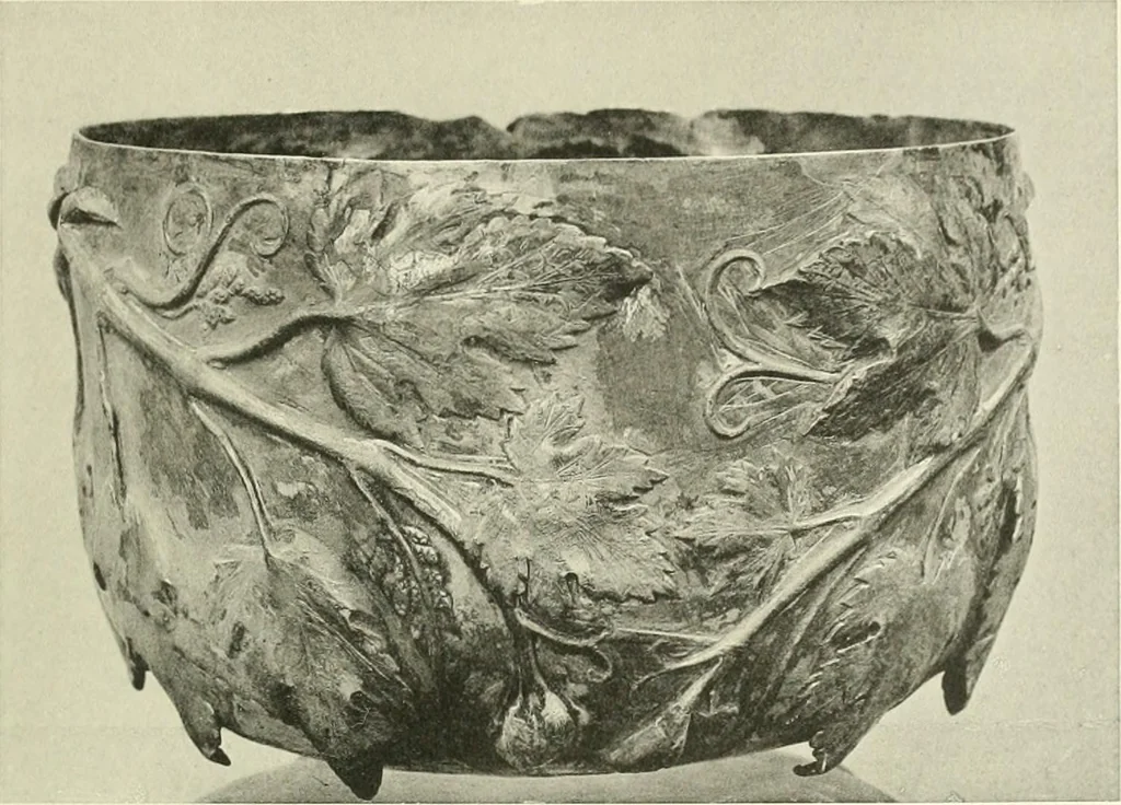 An illustration from Catalogue of the silver plate (Greek, Etruscan and Roman) in the British Museum, 1921, leaf 120