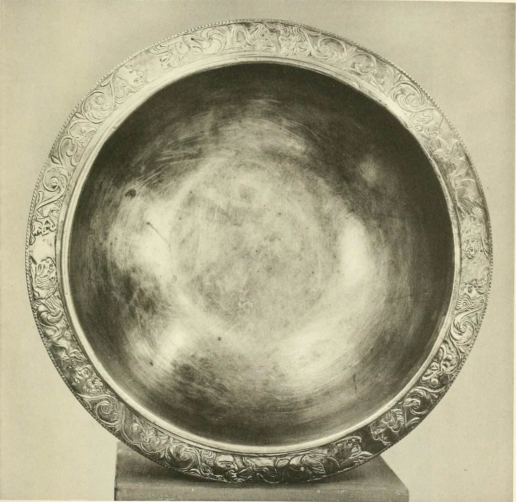 An illustration from Catalogue of the silver plate (Greek, Etruscan and Roman) in the British Museum, 1921, leaf 150