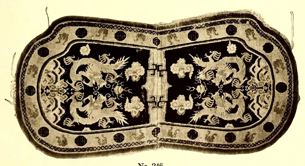 An illustration from Catalogue of Very Important Old Chinese Rugs and a Few Other Fare Works of Chinese Art Including Sculpture, Porcelains, Bronzes, Embroideries and Jewelry : From the collections of Frederick Moore of Peking, for several years a resident of China and John Kimberly Mumford of New York, author of "Oriental Rugs", 1916, leaf 25