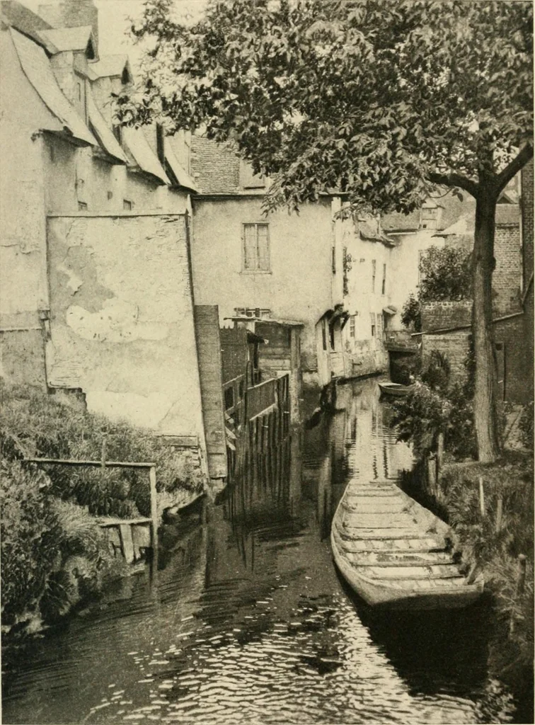 An illustration from Cathedrals and cloisters of the Isle de France, 1910, leaf 318